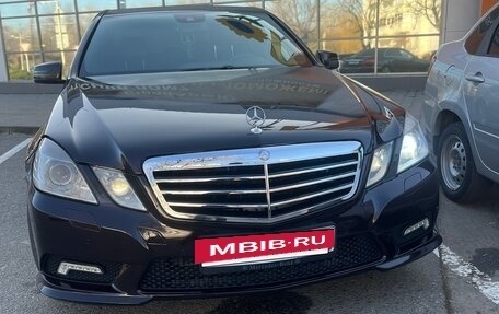 Mercedes-Benz E-Класс, 2011 год, 1 600 000 рублей, 2 фотография