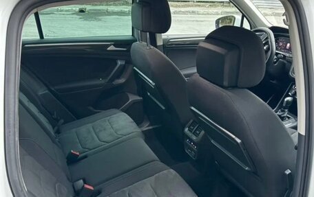 Volkswagen Tiguan II, 2020 год, 3 550 000 рублей, 2 фотография