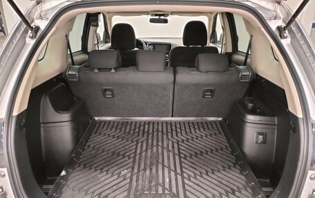 Mitsubishi Outlander III рестайлинг 3, 2021 год, 2 569 000 рублей, 15 фотография