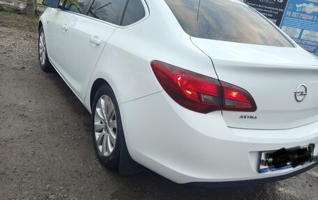 Opel Astra J, 2014 год, 1 450 000 рублей, 4 фотография