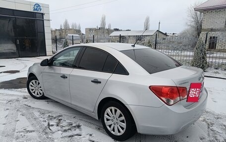 Chevrolet Cruze II, 2010 год, 800 000 рублей, 3 фотография