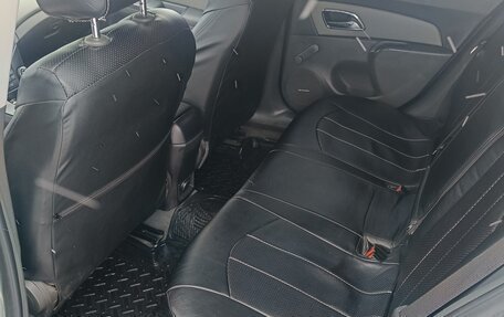 Chevrolet Cruze II, 2010 год, 800 000 рублей, 8 фотография