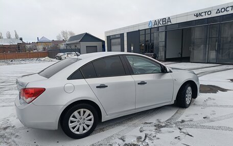 Chevrolet Cruze II, 2010 год, 800 000 рублей, 5 фотография