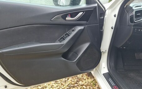 Mazda 3, 2014 год, 1 075 000 рублей, 19 фотография