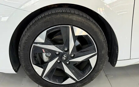 Hyundai Elantra, 2022 год, 1 430 000 рублей, 12 фотография