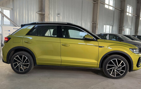 Volkswagen T-Roc I, 2023 год, 3 150 000 рублей, 4 фотография
