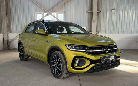 Volkswagen T-Roc I, 2023 год, 3 150 000 рублей, 3 фотография