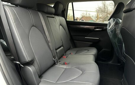 Toyota Highlander, 2025 год, 5 790 000 рублей, 28 фотография