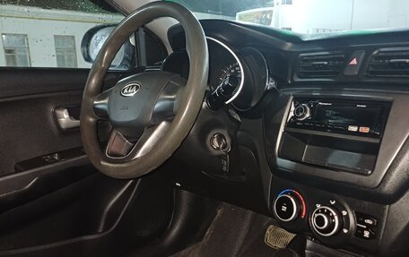 KIA Rio III рестайлинг, 2011 год, 750 000 рублей, 5 фотография