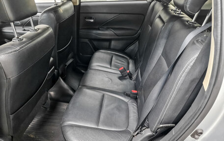 Mitsubishi Outlander III рестайлинг 3, 2014 год, 1 400 000 рублей, 12 фотография