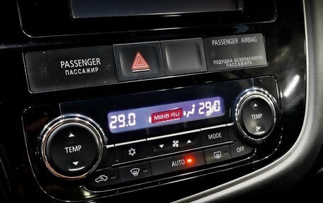 Mitsubishi Outlander III рестайлинг 3, 2014 год, 1 400 000 рублей, 16 фотография