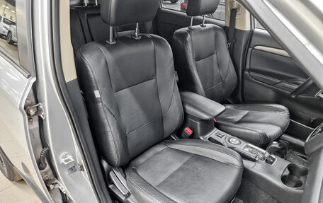 Mitsubishi Outlander III рестайлинг 3, 2014 год, 1 400 000 рублей, 23 фотография