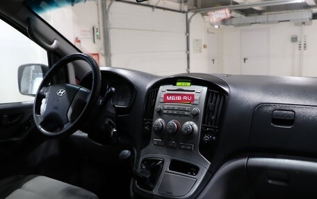 Hyundai H-1 II рестайлинг, 2010 год, 1 249 990 рублей, 10 фотография