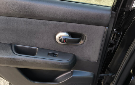 Nissan Tiida, 2010 год, 680 000 рублей, 5 фотография