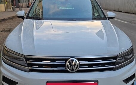 Volkswagen Tiguan II, 2017 год, 2 950 000 рублей, 2 фотография