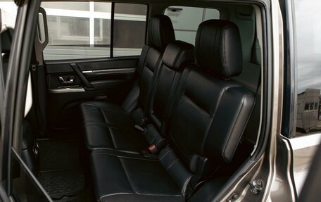 Mitsubishi Pajero IV, 2011 год, 1 695 000 рублей, 16 фотография