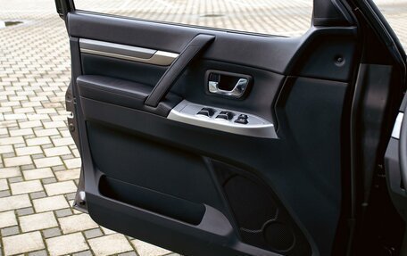 Mitsubishi Pajero IV, 2011 год, 1 695 000 рублей, 12 фотография