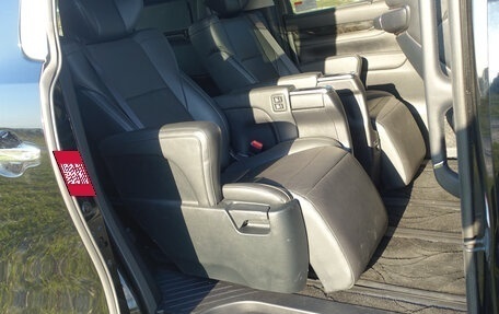 Toyota Alphard III, 2017 год, 3 750 000 рублей, 6 фотография