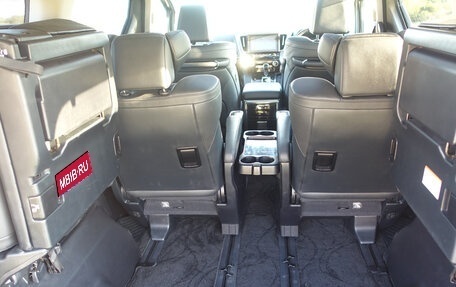 Toyota Alphard III, 2017 год, 3 750 000 рублей, 7 фотография