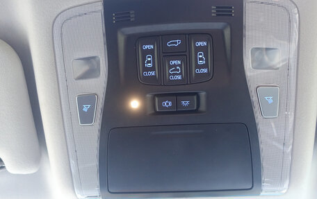 Toyota Alphard III, 2017 год, 3 750 000 рублей, 27 фотография