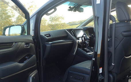 Toyota Alphard III, 2017 год, 3 750 000 рублей, 34 фотография