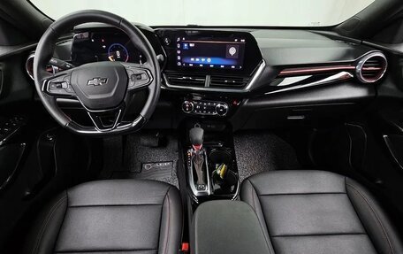 Chevrolet Trax, 2023 год, 1 850 000 рублей, 4 фотография