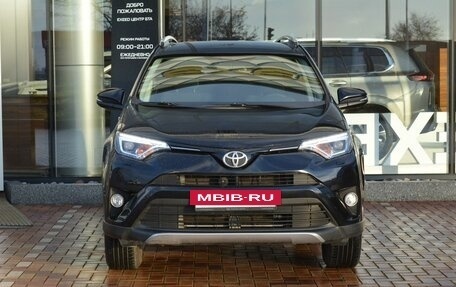 Toyota RAV4, 2018 год, 2 430 000 рублей, 2 фотография