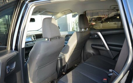 Toyota RAV4, 2018 год, 2 430 000 рублей, 13 фотография