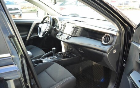 Toyota RAV4, 2018 год, 2 430 000 рублей, 16 фотография