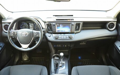 Toyota RAV4, 2018 год, 2 430 000 рублей, 17 фотография