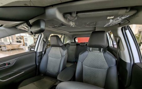 Toyota RAV4, 2025 год, 4 550 000 рублей, 12 фотография