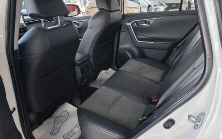 Toyota RAV4, 2025 год, 4 550 000 рублей, 19 фотография