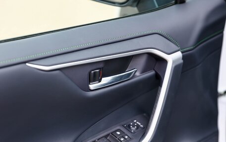 Toyota RAV4, 2025 год, 4 180 000 рублей, 13 фотография