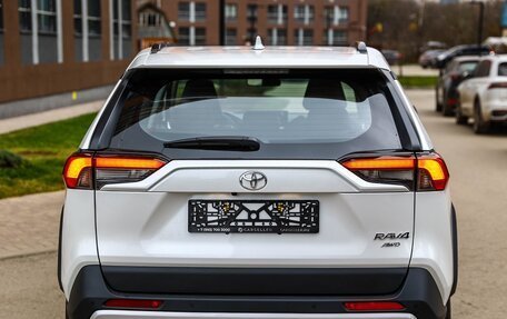 Toyota RAV4, 2025 год, 4 180 000 рублей, 10 фотография