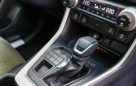 Toyota RAV4, 2025 год, 4 180 000 рублей, 23 фотография