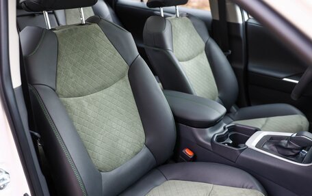 Toyota RAV4, 2025 год, 4 180 000 рублей, 21 фотография