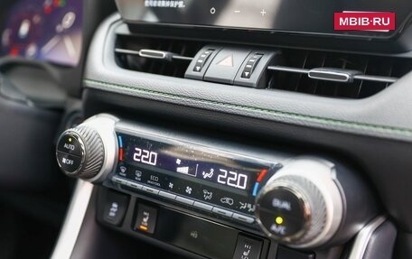 Toyota RAV4, 2025 год, 4 180 000 рублей, 24 фотография