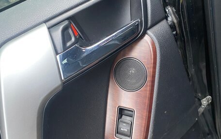 Toyota Land Cruiser Prado 150 рестайлинг 2, 2014 год, 3 800 000 рублей, 21 фотография