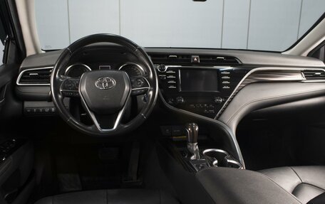 Toyota Camry, 2020 год, 2 900 000 рублей, 5 фотография