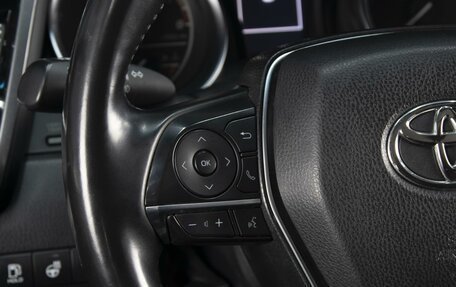 Toyota Camry, 2020 год, 2 900 000 рублей, 17 фотография