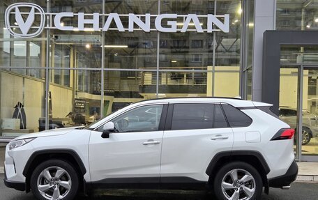 Toyota RAV4, 2022 год, 3 800 000 рублей, 8 фотография