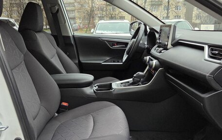 Toyota RAV4, 2022 год, 3 800 000 рублей, 15 фотография