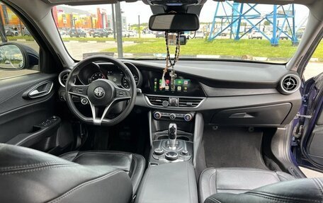 Alfa Romeo Giulia II, 2016 год, 2 000 000 рублей, 7 фотография