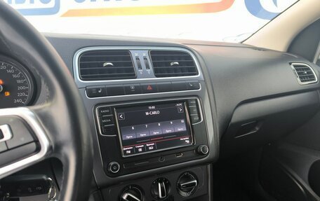 Volkswagen Polo VI (EU Market), 2018 год, 1 100 000 рублей, 17 фотография