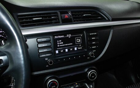 KIA Rio IV, 2018 год, 1 300 000 рублей, 19 фотография