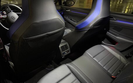 Volkswagen Golf R, 2023 год, 6 400 000 рублей, 17 фотография