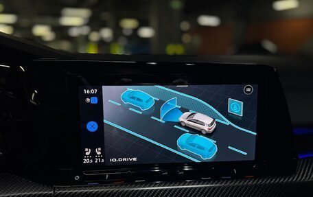 Volkswagen Golf R, 2023 год, 6 400 000 рублей, 24 фотография