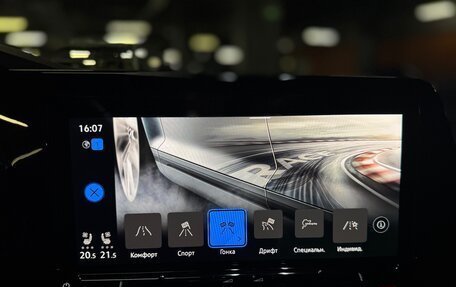 Volkswagen Golf R, 2023 год, 6 400 000 рублей, 22 фотография