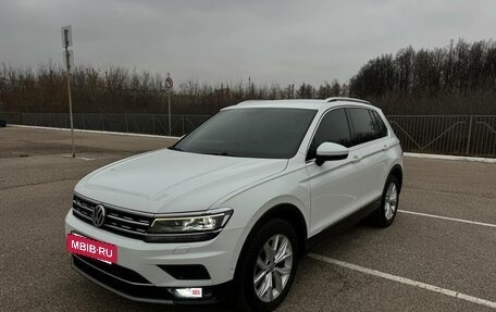 Volkswagen Tiguan II, 2017 год, 2 790 000 рублей, 2 фотография