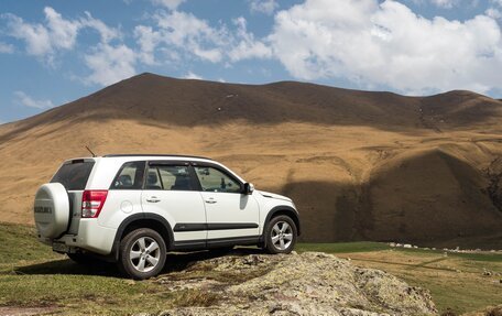 Suzuki Grand Vitara, 2011 год, 1 350 000 рублей, 2 фотография